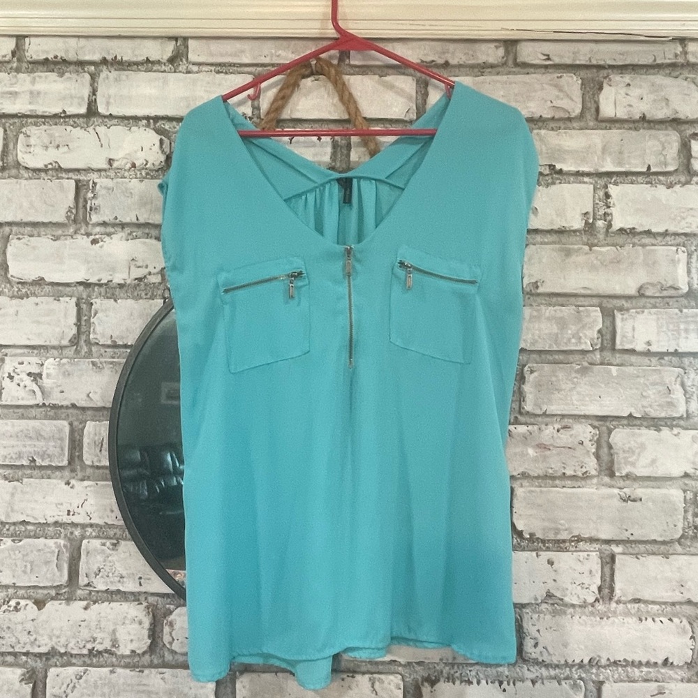 Maurice’s, Large turquoise blouse, used in excellent condition